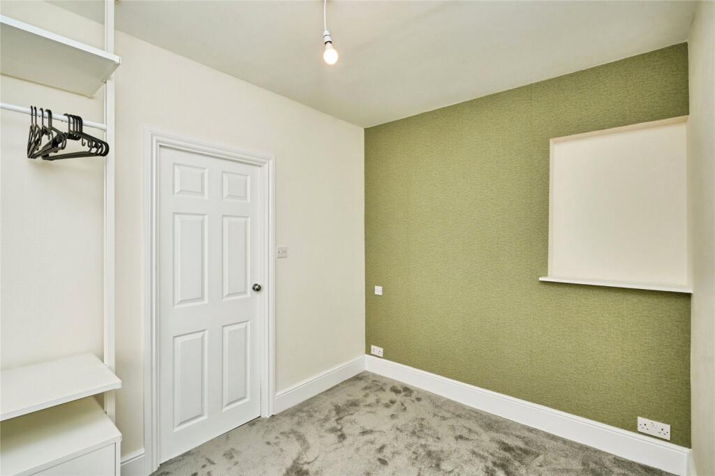 Apartment in Ryde, Pelhamfield - View 3