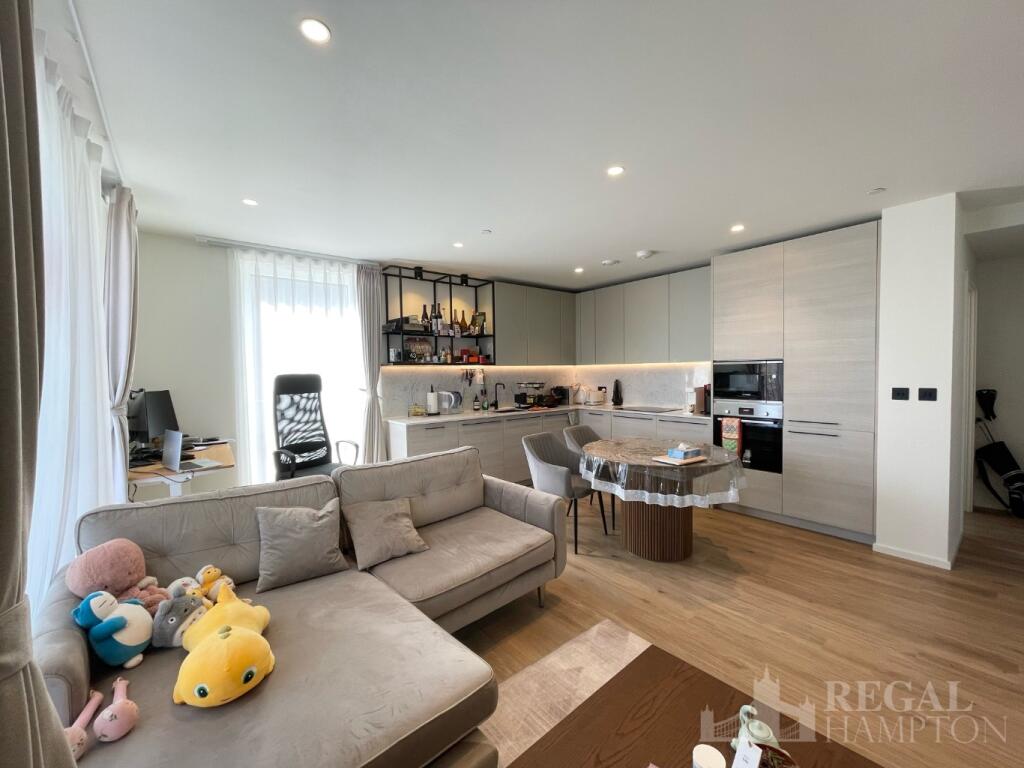 Main image of property: 12 hemlock street, Canary Wharf, London, E14