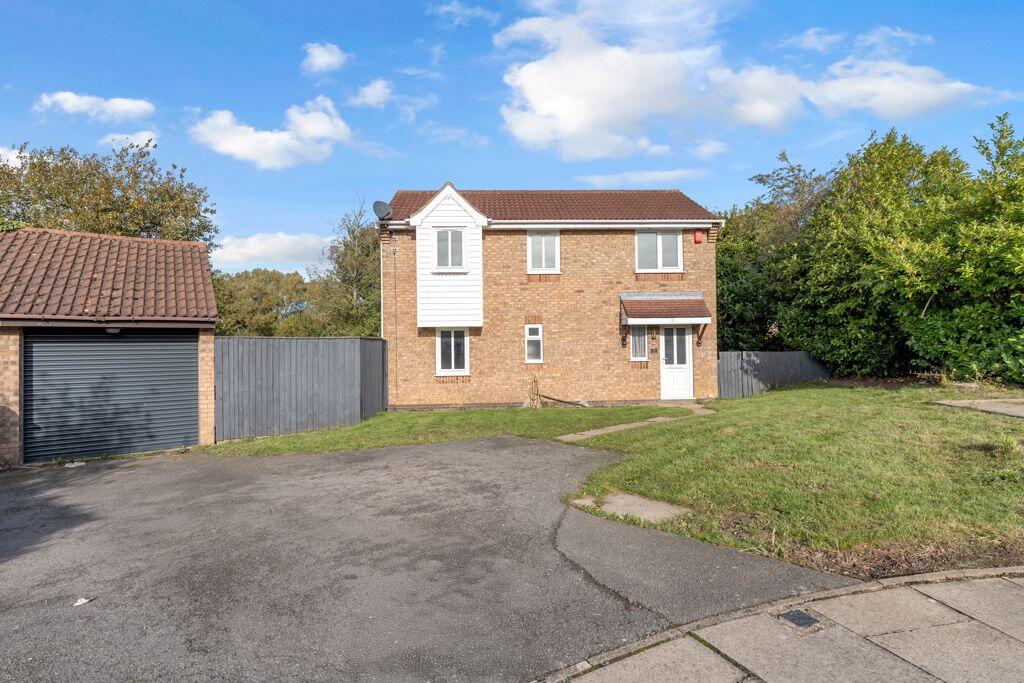 4-bed detached on Harlstone Court, Grimsby, £189,950