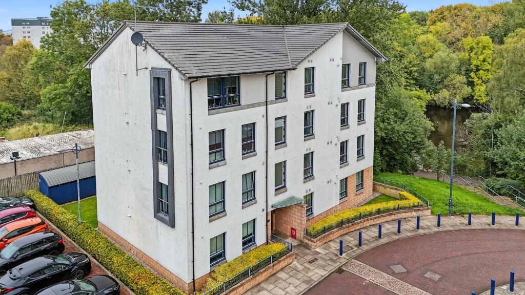 2-bed flat on Haughview Terrace, Glasgow, G5, £170,000