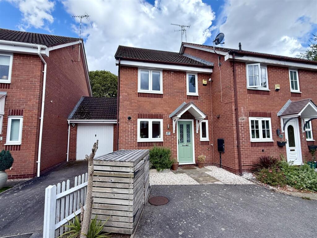 Main image of property: Armscote Grove, Hatton Park, Warwick