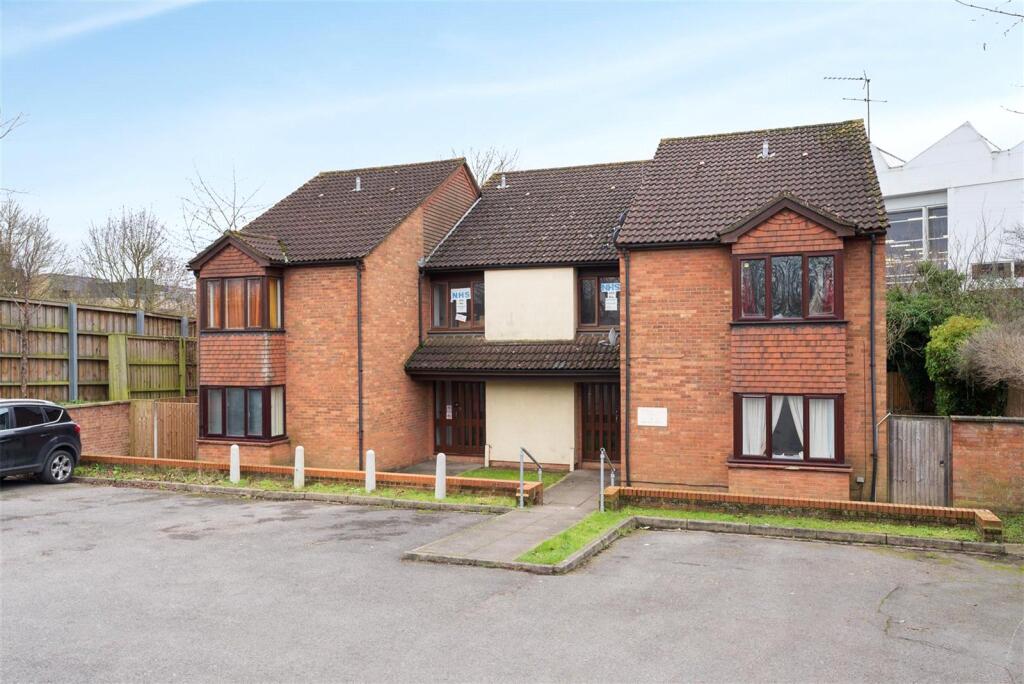 Main image of property: 203 High Street, West Drayton