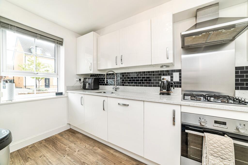 House in Basingstoke and Deane, Basingstoke - View 4