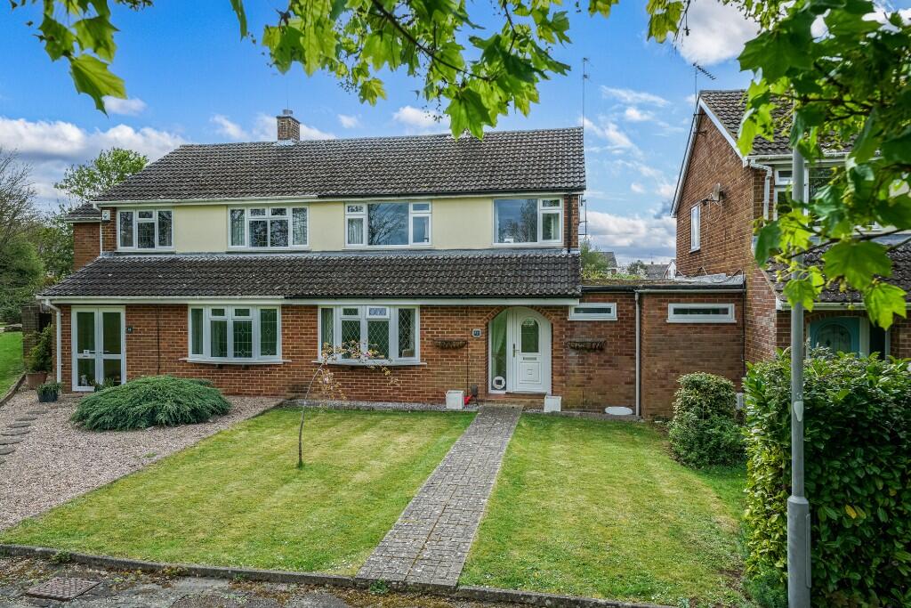 4-bed semi-detached on Grasmere, Aylesbury, Bucks. HP21 9TU, £525,000