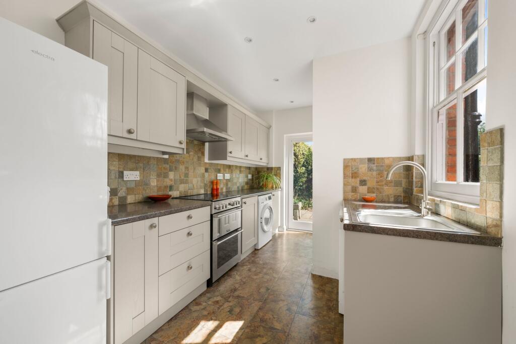House in Elmbridge, Cobham - View 4