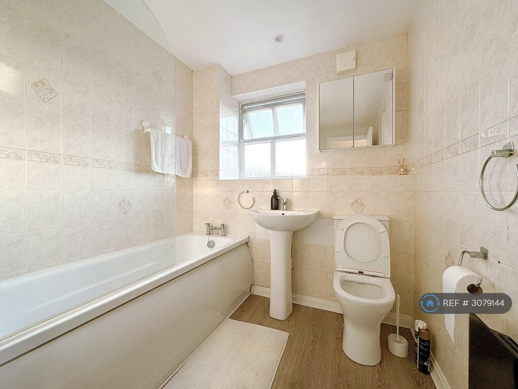 Apartment in Manchester - View 5