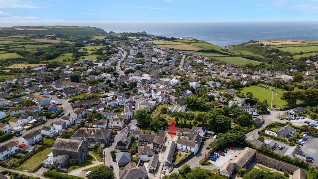Lender Lane, Mullion, Helston, Cornwall, TR12 photo 4