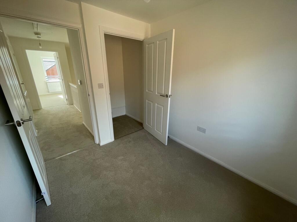 Hornbeam Close, Harpole, Northampton photo 5