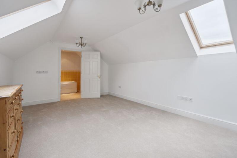 Central Marlow-Retirement apartment photo 4