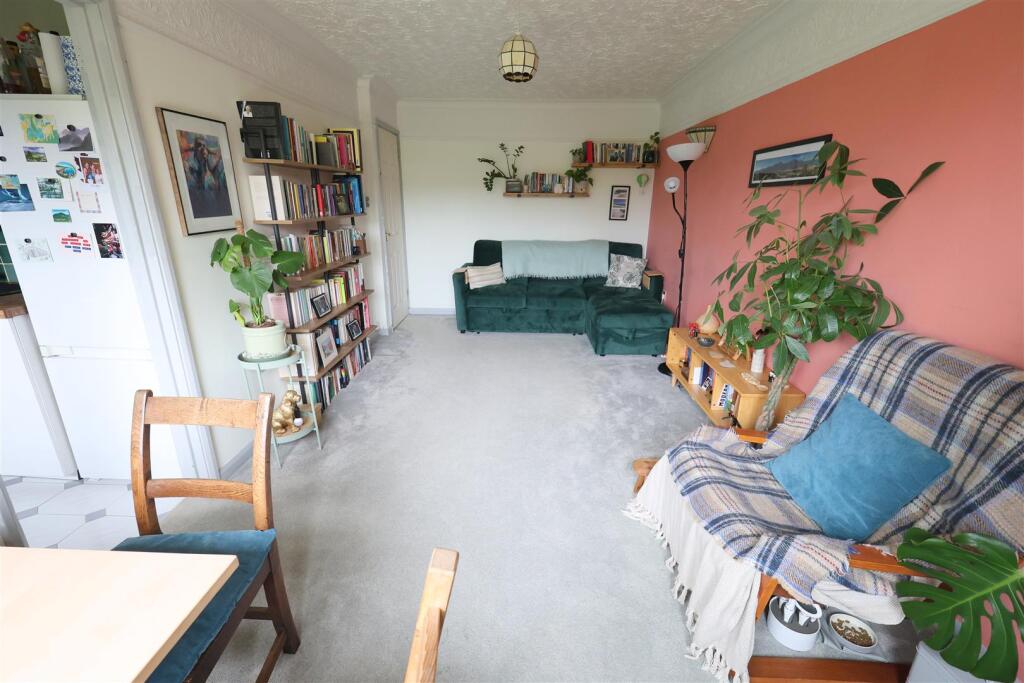 Apartment in Bristol, St George - View 5