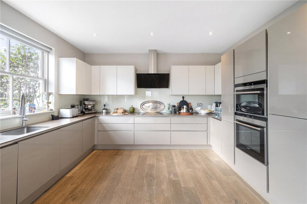 Apartment in London - View 5