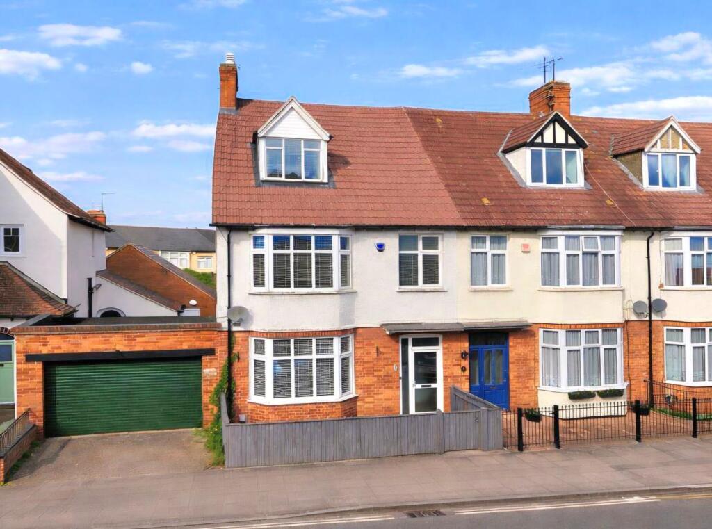 Main image of property: Broadway, Abington, Northampton NN1