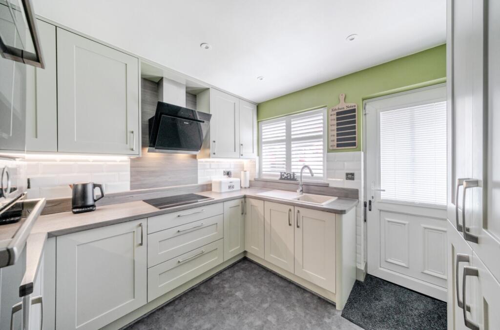 House in Waltham - View 2