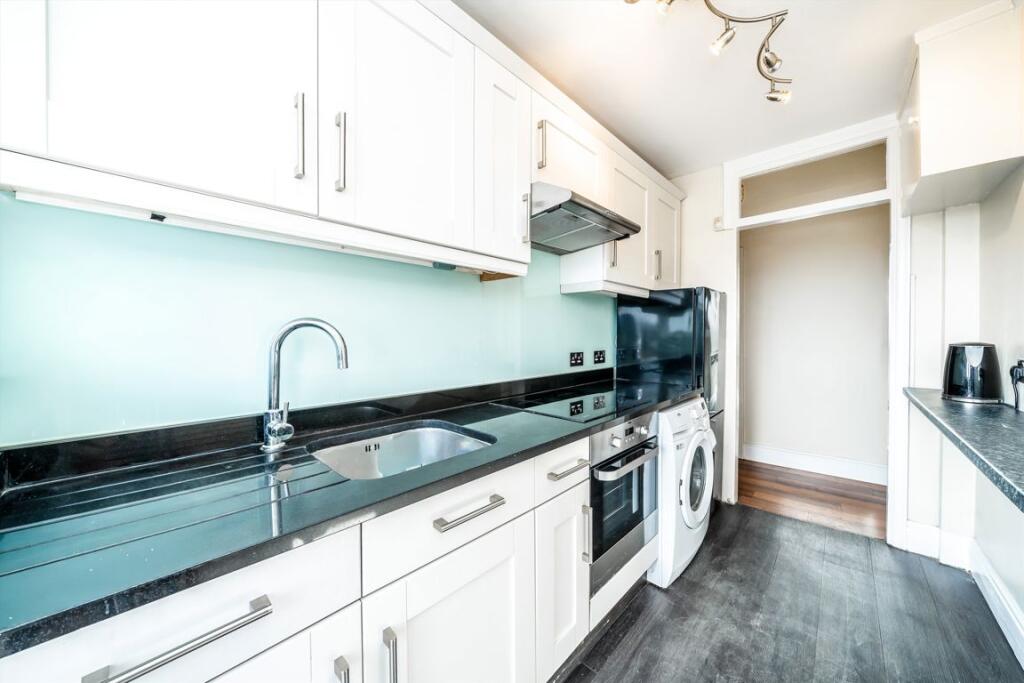 Apartment in Twickenham - View 3