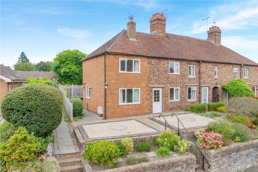 3-bed house on Queen Street, Much Wenlock, TF13, £170,000