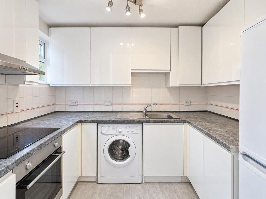 Apartment in Harrow - View 4