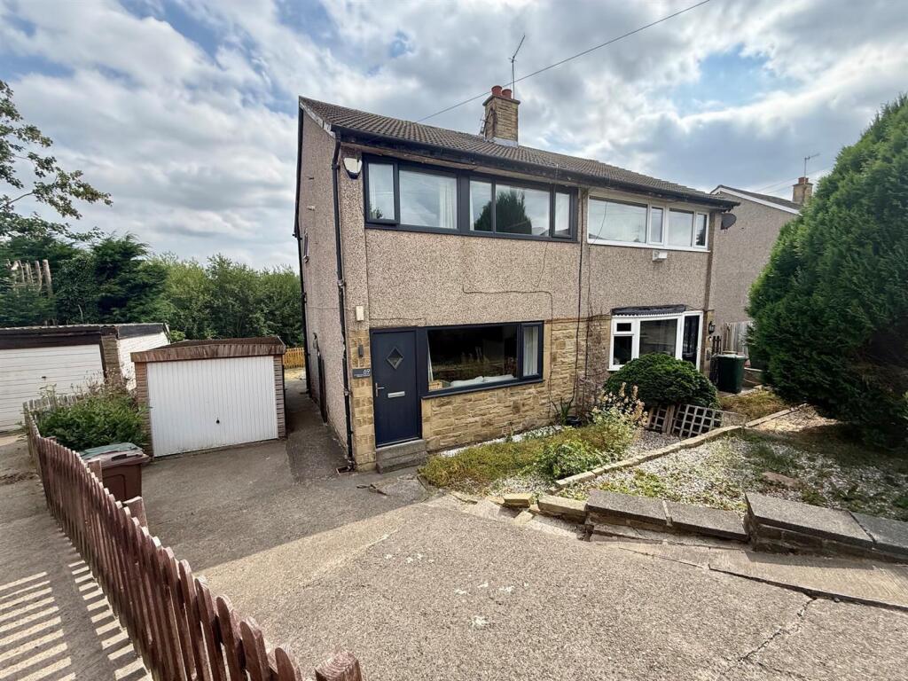 Main image of property: Albert Avenue, Idle, Bradford