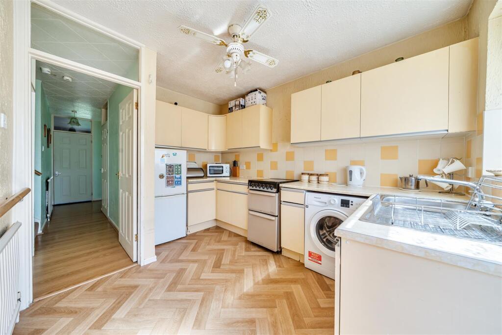 House in Bristol, Hengrove - More