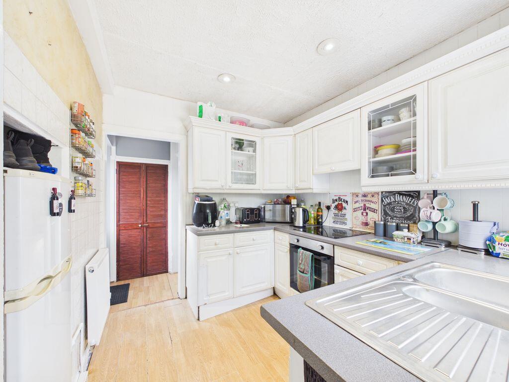 House in Gloucester, Gloucestershire - More