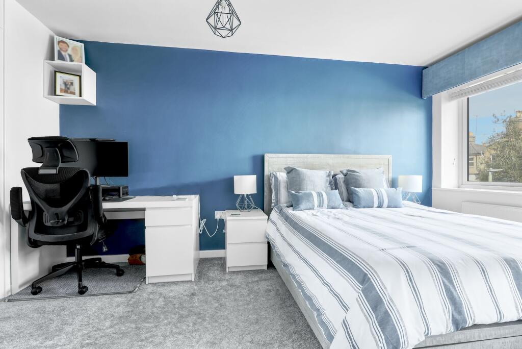 Apartment in East Hertfordshire, Ware - More