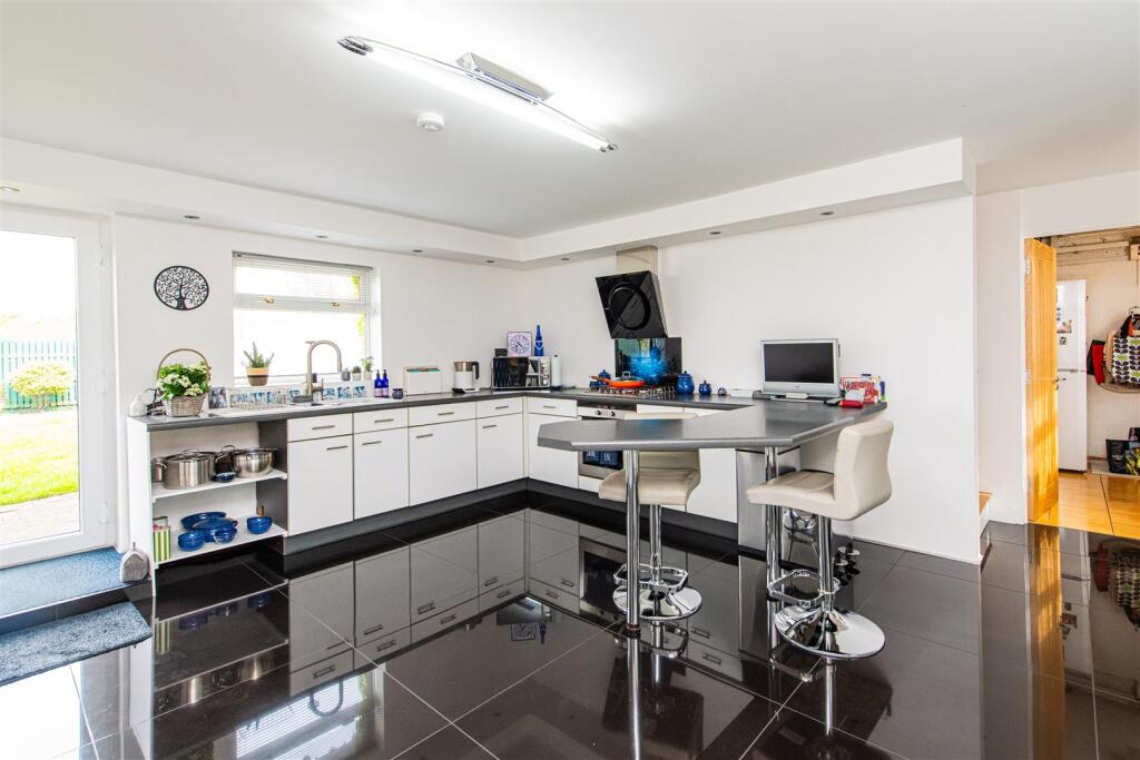 Blenheim Walk, Corby - View 5