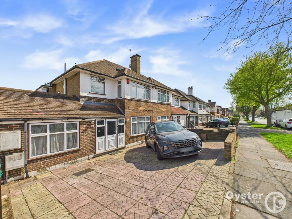 Main image of property: Shaftesbury Avenue, Kenton, HA3