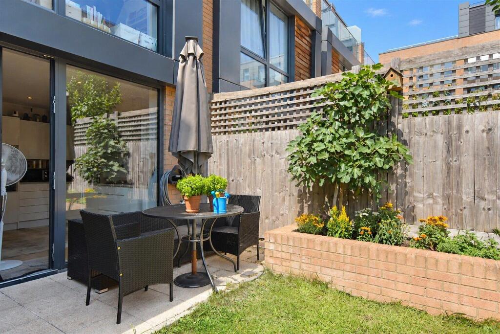 House in London - View 5
