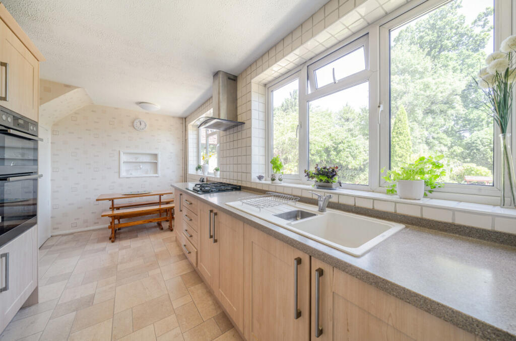 House in Reading, Lower Earley, Earley - More