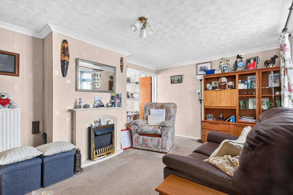 House in Bracknell, Bullbrook, Easthampstead - View 3