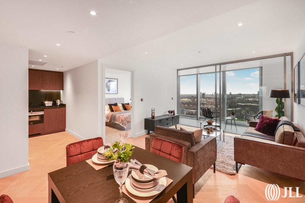 1-bed flat on Marsh Wall London E14, £670,000