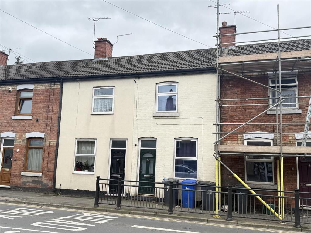 2-bed terraced on Derby Street, Burton-On-Trent, £95,000