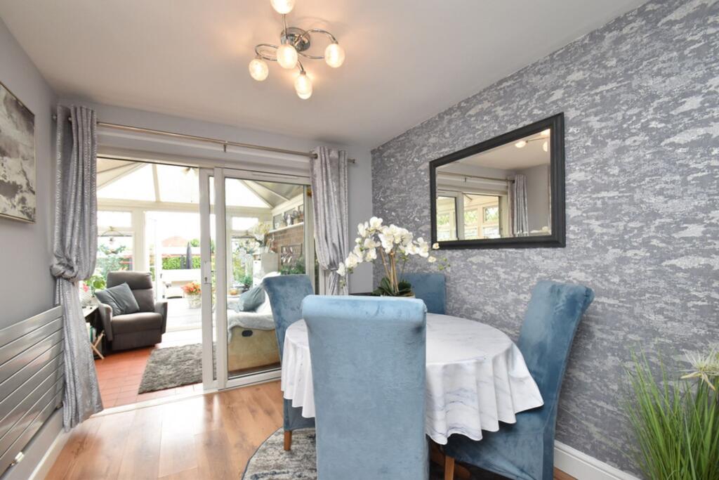 Edinburgh Drive, St. Ives, PE27 photo 4