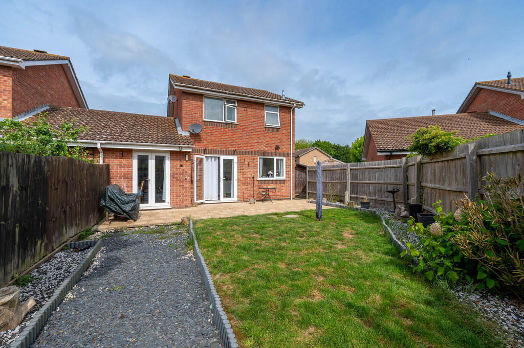 Shotley Close, Felixstowe photo 4