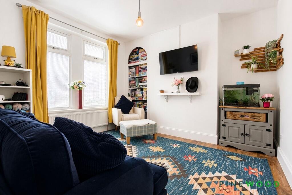 House in Chesterfield, Derbyshire - View 4