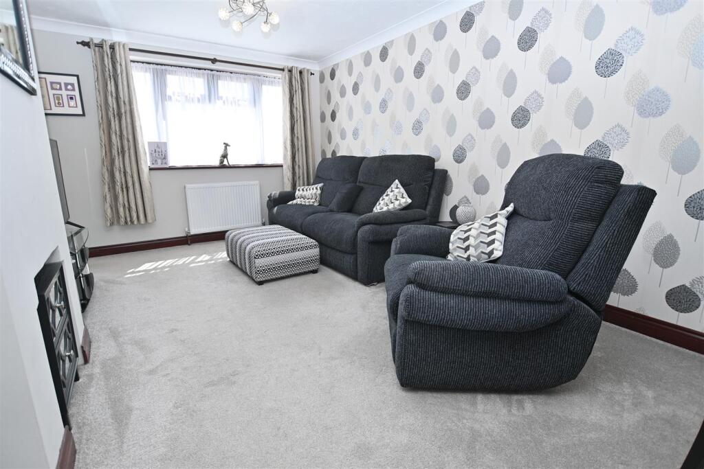 House in Castle Point, Canvey Island - View 5