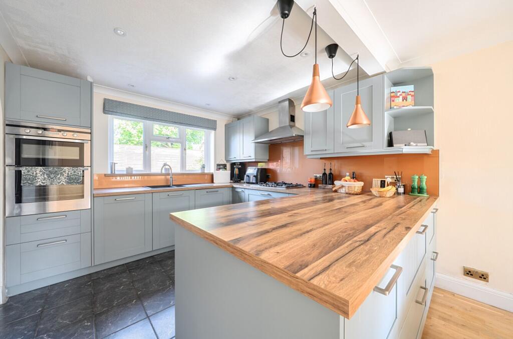 House in Tonbridge - More