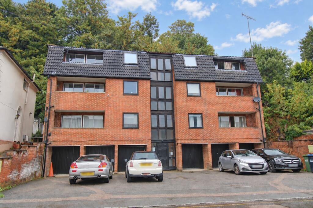 2-bed flat on Garlands Road, Redhill, RH1, £240,000