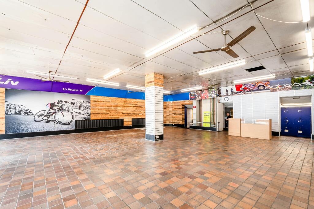 Clapham High St 4042  Low Res 5.jpg