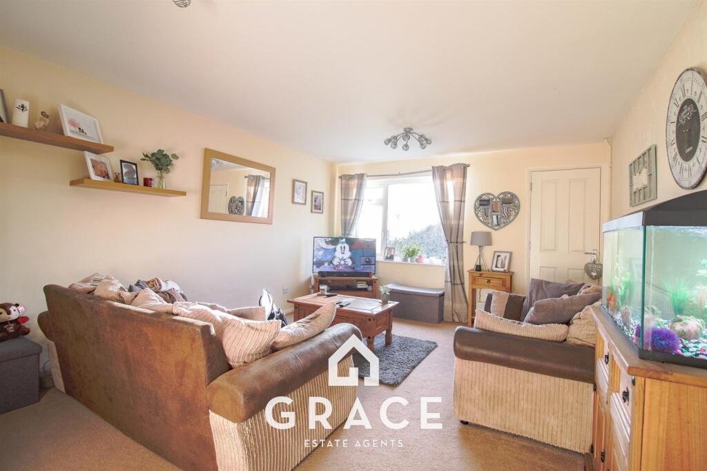 Ludbrook Close, Needham Market, Ipswich photo 3