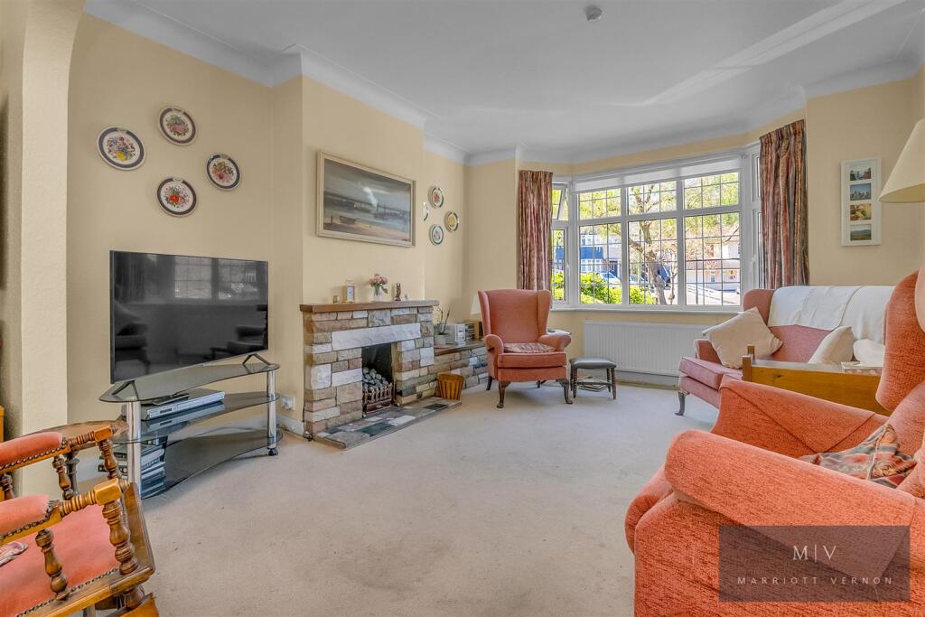 House in London, Shirley - View 2