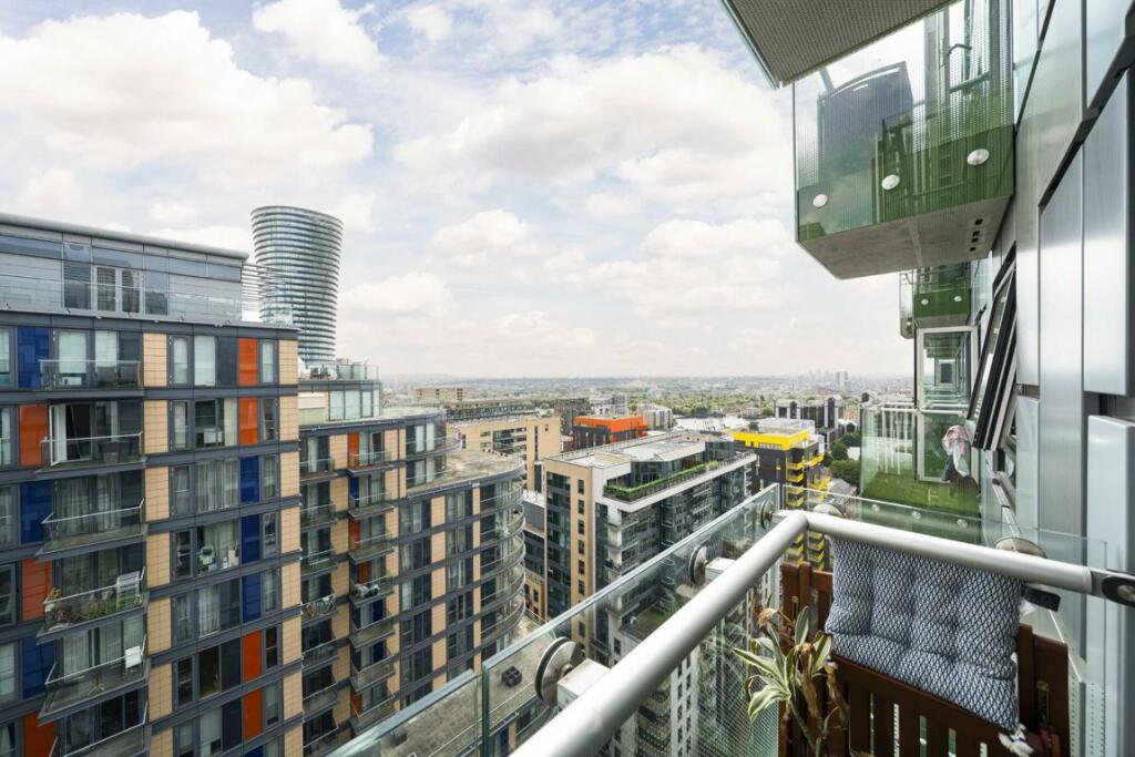 Lincoln Plaza, Canary Wharf photo 4
