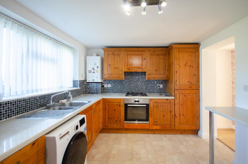 Main Street, Preston, Hull - View 6