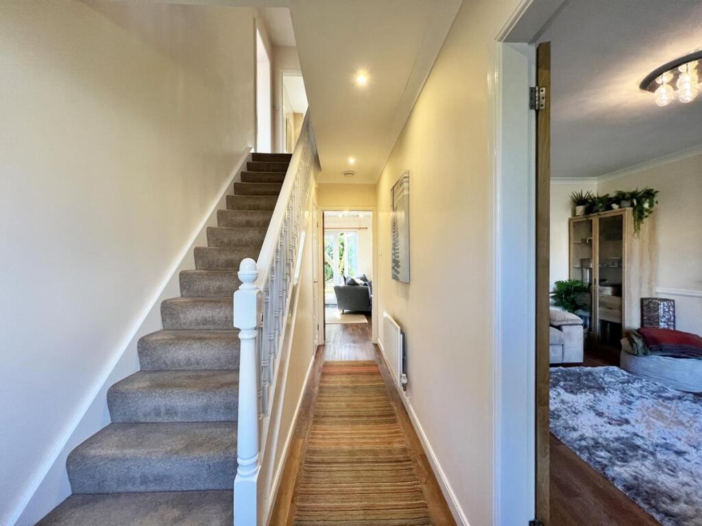36 Farmhill Meadows, Douglas photo 3