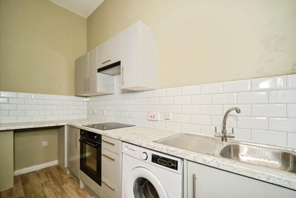Apartment in Grimsby, West Marsh - More