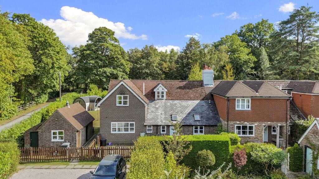 House in Redhill - View 3