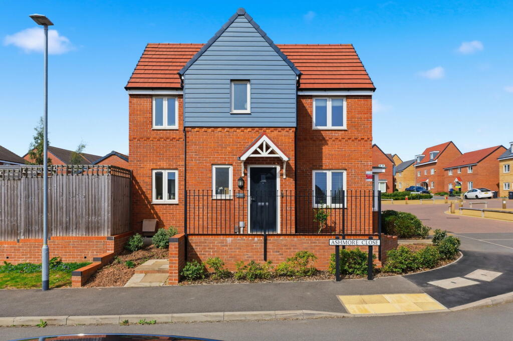 Main image of property: Ashmore Close, Gedling, Nottingham, NG4 4LT