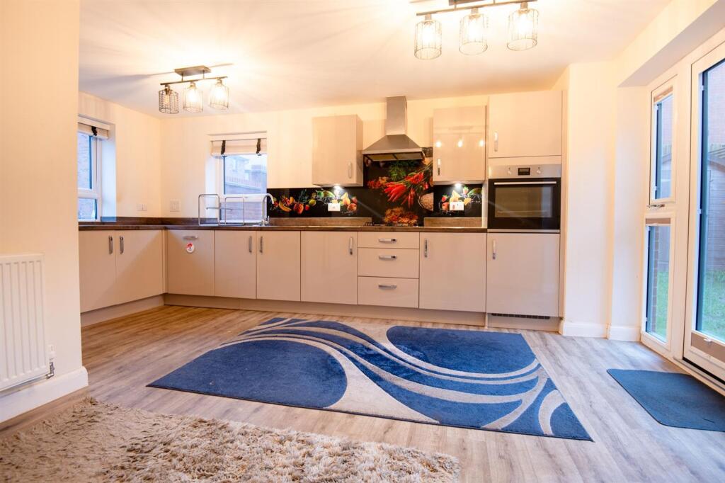House in Wellingborough - View 3
