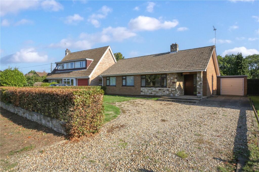 3-bed bungalow on Ferry Road, Surlingham, Norwich, Norfolk, NR14, £350,000