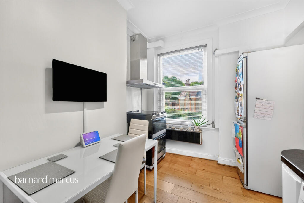 Apartment in London, Whetstone - More