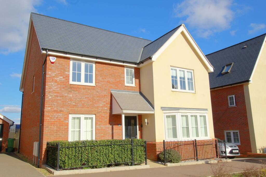 5-bed detached on Pembroke Lane, Whitehouse, MK8, £630,000